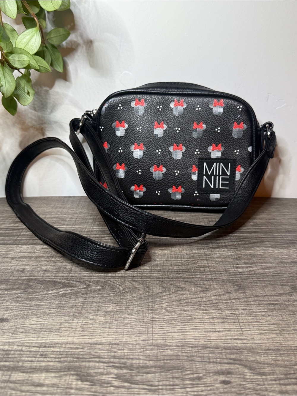 Danielle Nicole Disney Minnie Mouse Crossbody Black Camera Bag